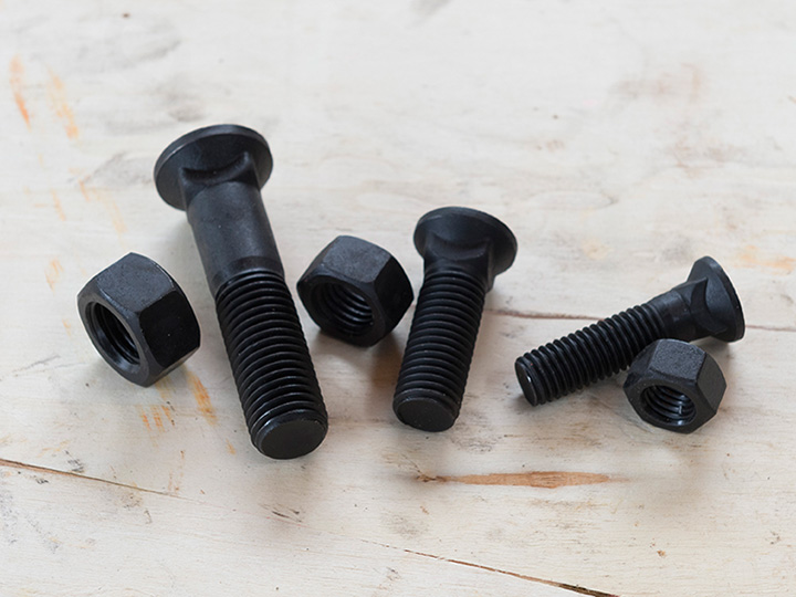 Ekecsavarok vágóékek rögzítéséhez