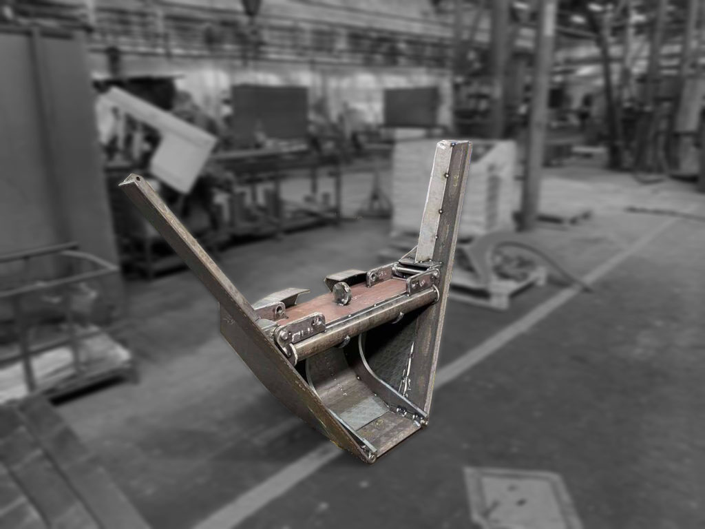 Az állítható dőlésszögű trapézkanál az utolsó simítások előtt a műhelyben